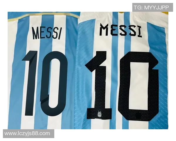 黑笔画风格下的足球巨星:探索球场上的艺术与激情 黑笔画风格下的足球巨星:探索球场上的艺术与激情